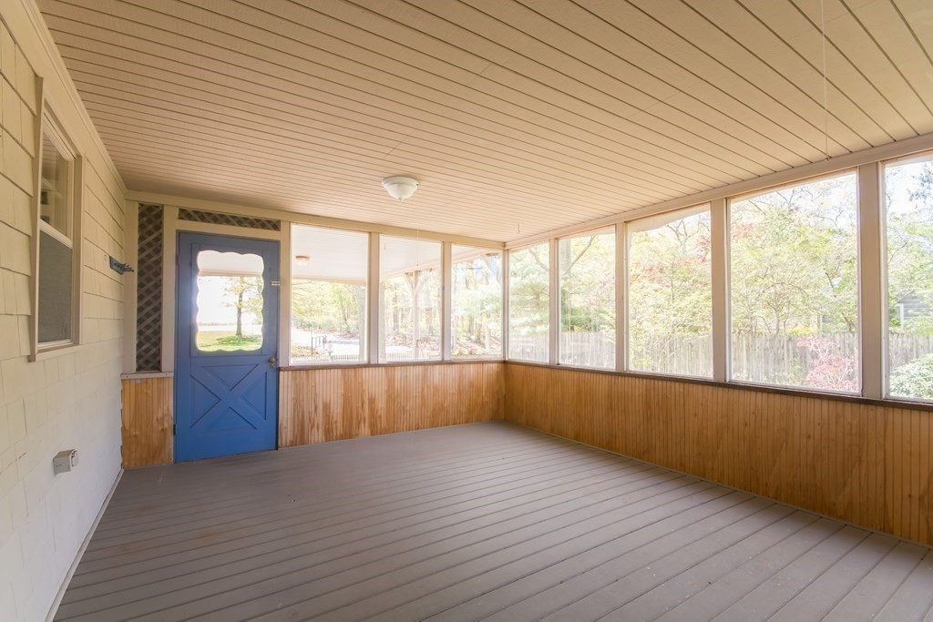 138 Stonehaven Road Fall River, MA 02723 - Photo 6 of 36 Gallery Image 6