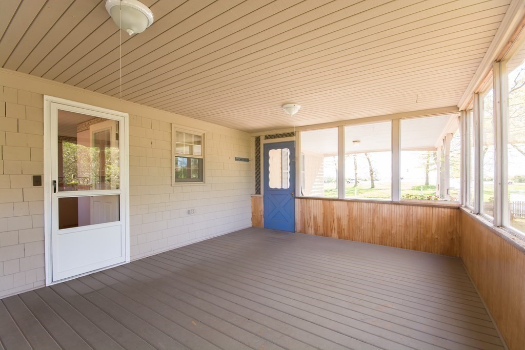 138 Stonehaven Road Fall River, MA 02723 - Photo 8 of 36 Gallery Image 8