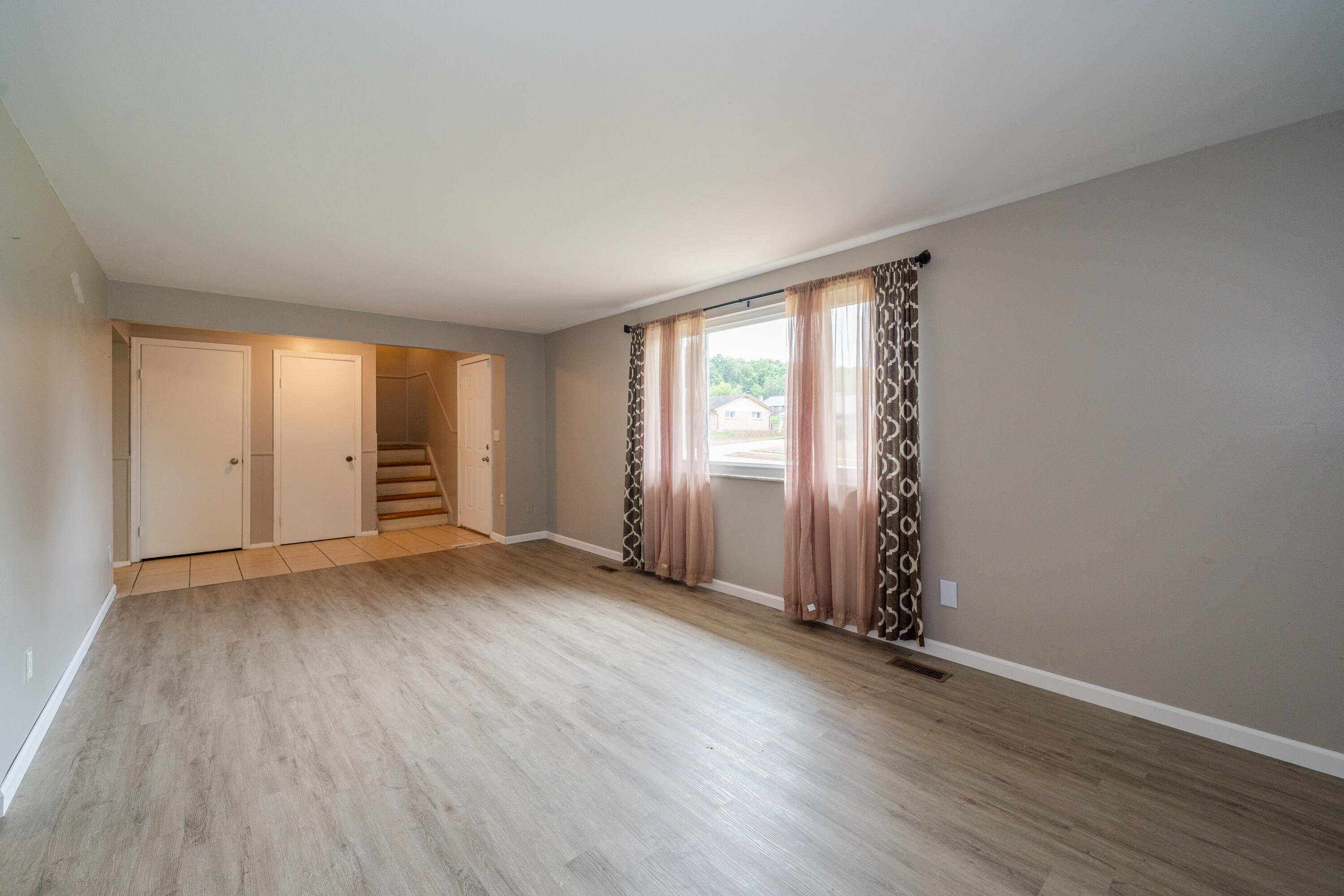 4931 Longford Road Dayton, OH 45424 - Photo 4 of 53