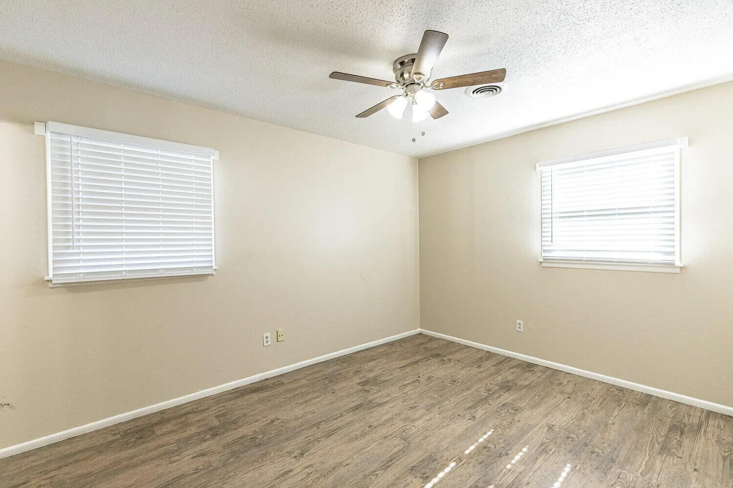 1916 71st Street Lubbock, TX 79412 - Photo 13 of 14 0e56aaccb974bc3cc2f17d409f477d9fl-m35334