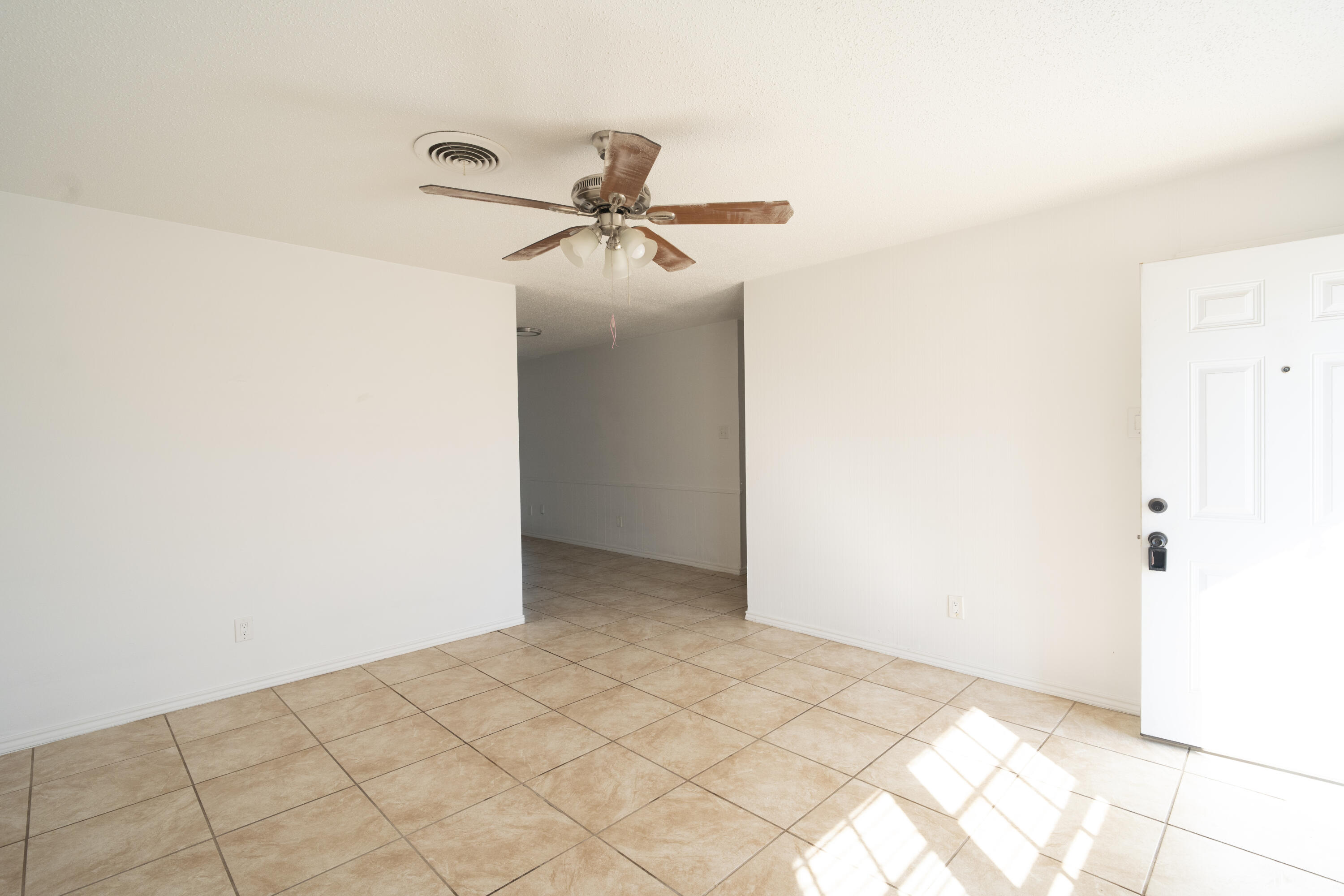 1916 71st Street Lubbock, TX 79412 - Photo 2 of 14 DSC05599