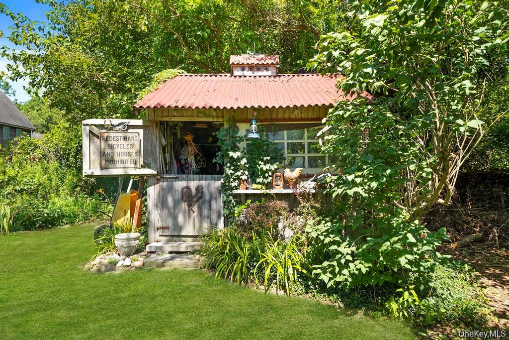 146 Old Stump Road Brookhaven, NY 11719 - Photo 5 of 25 Shed/Studio featured in the New York Times.