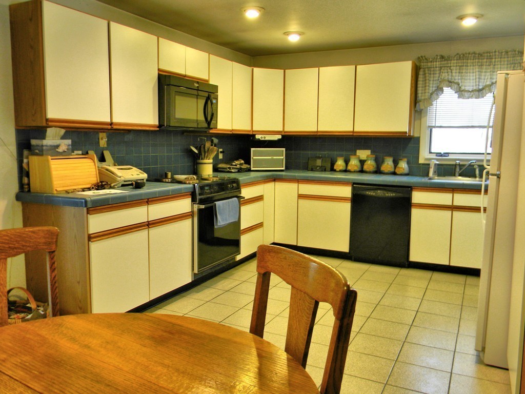 223 Rutland Street Carlisle, MA 01741 - Photo 5 of 12 Gallery Image 5