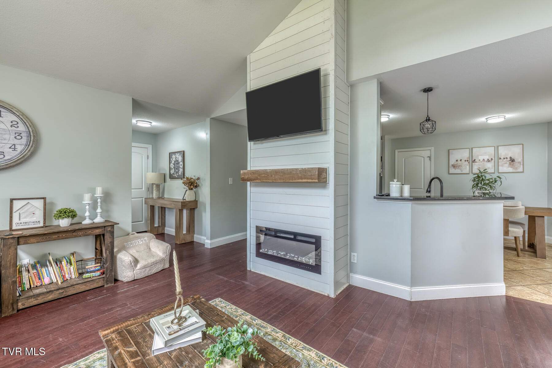 458 Spring Street Bristol, VA 24201 - Photo 11 of 35 458 Spring St-9