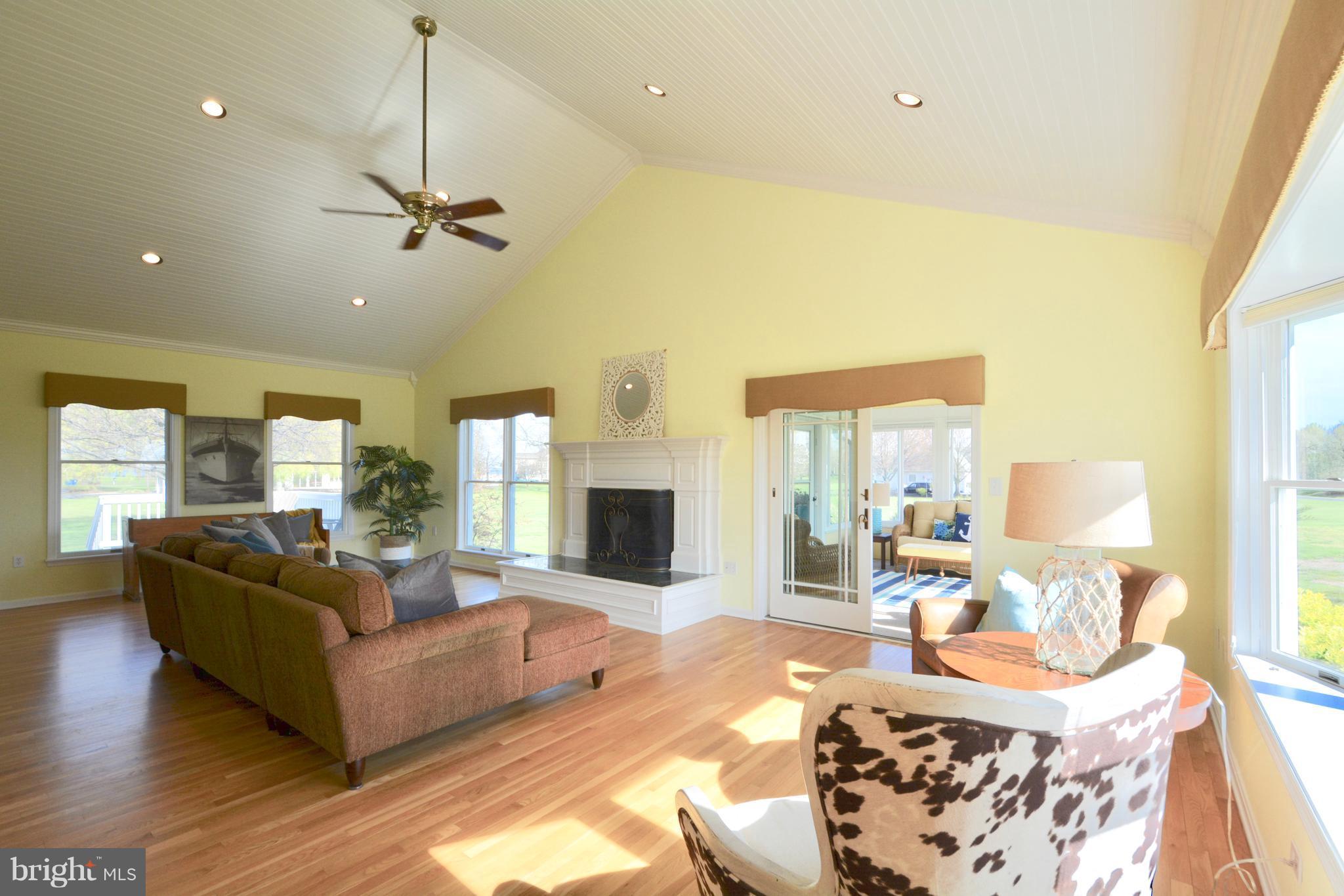 2847 Cox Neck Road Chester, MD 21619 - Photo 15 of 30 Living Room