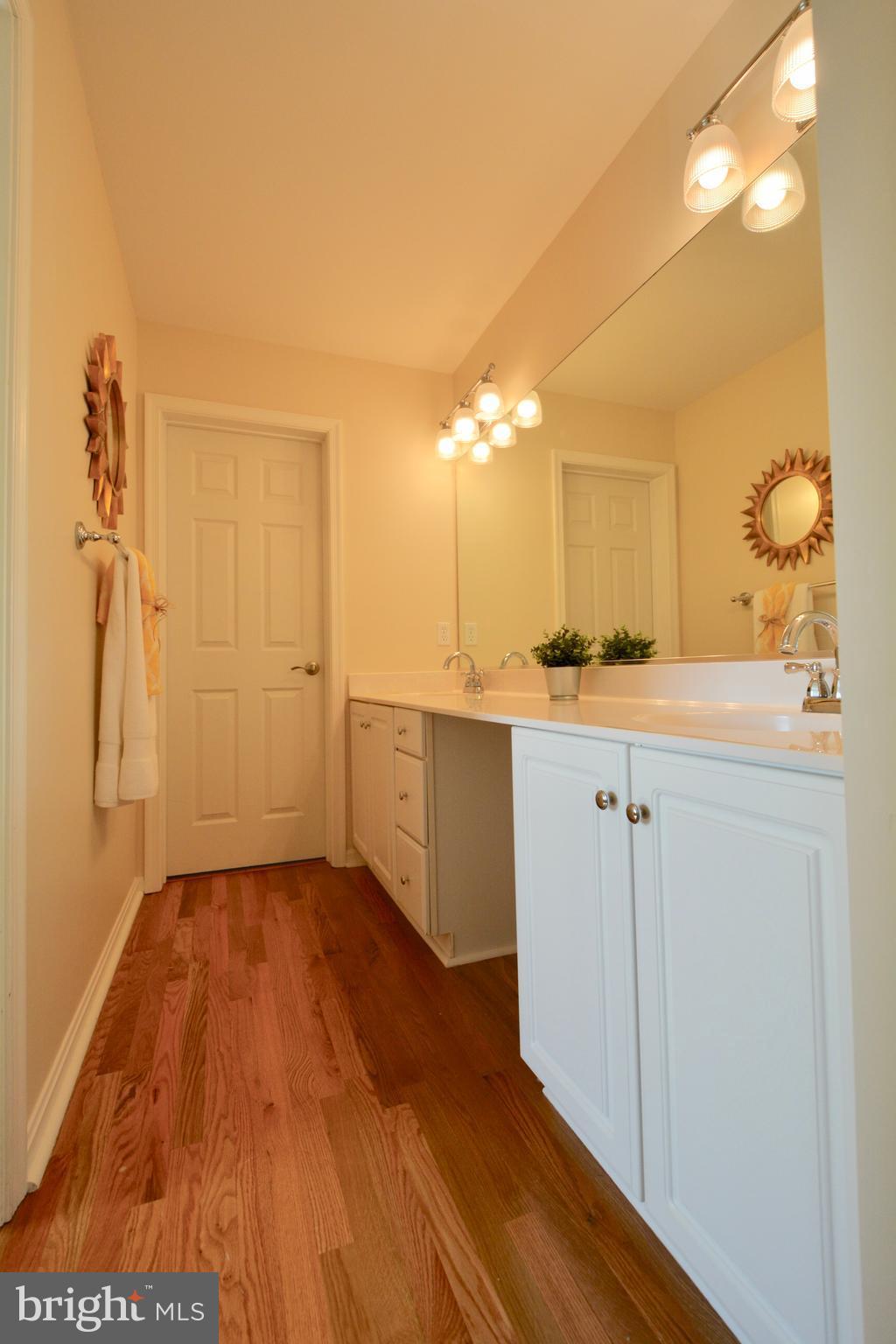 2847 Cox Neck Road Chester, MD 21619 - Photo 23 of 30 2nd 'Master' Full Bath