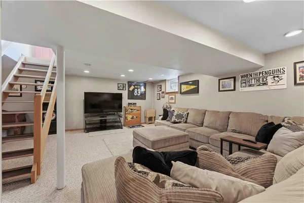 $275,000 | 109 Shadeland Drive, Beaver, PA 15009