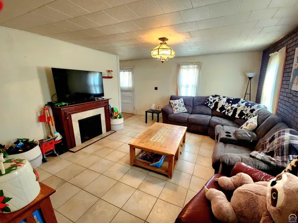 $110,000 | 317 Chestnut Street, Everest, KS 66424