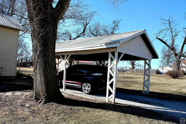 $110,000 | 317 Chestnut Street, Everest, KS 66424