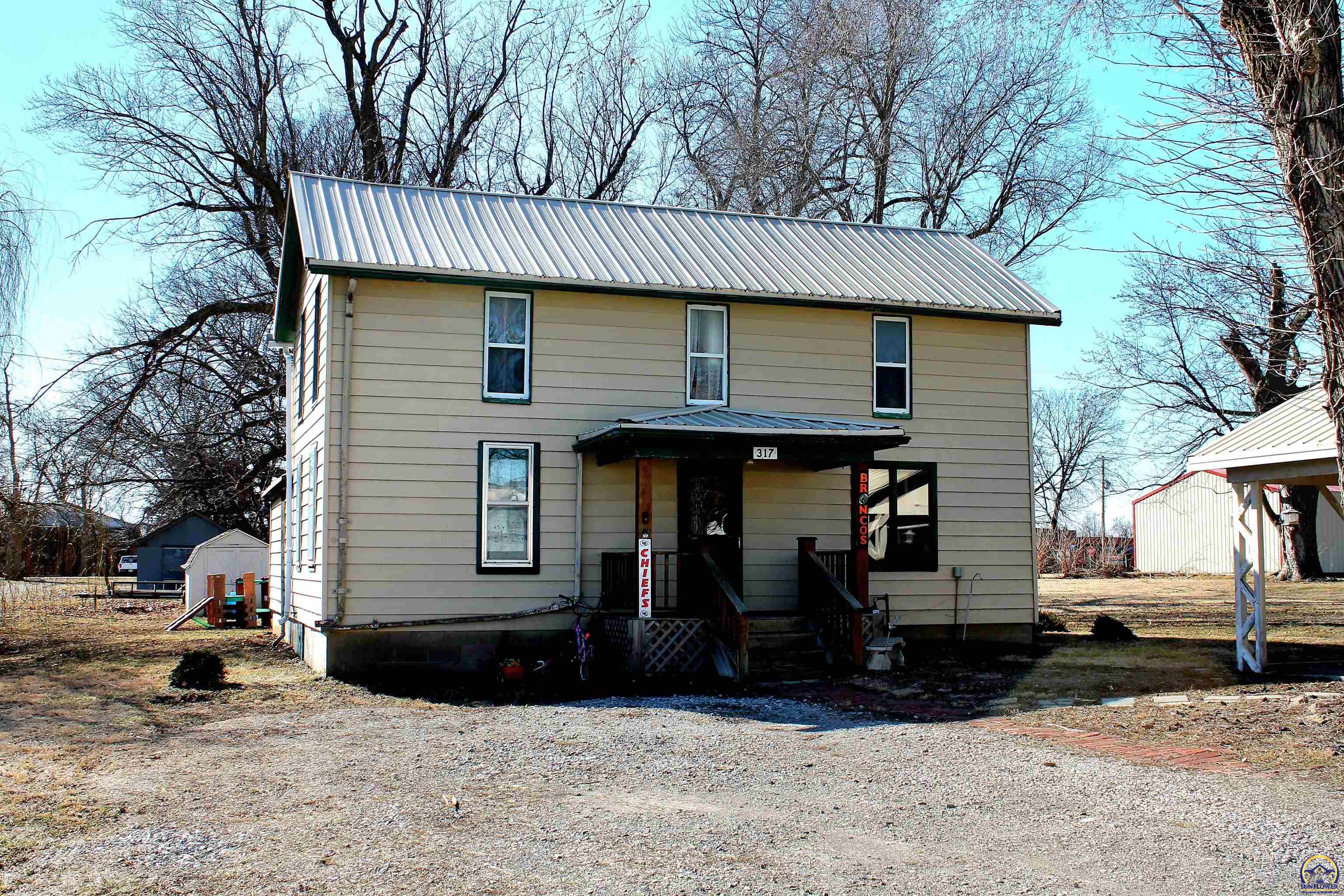 317 Chestnut Street Everest, KS 66424 - Photo 4 of 26