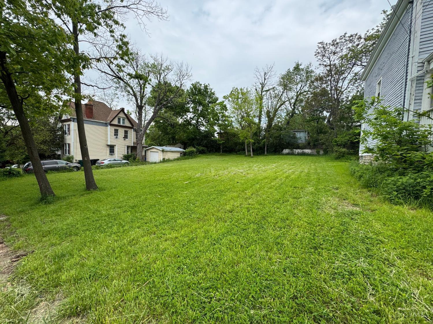 610 Riddle Road Cincinnati, OH 45220 - Photo 2 of 3 Gallery Image 2