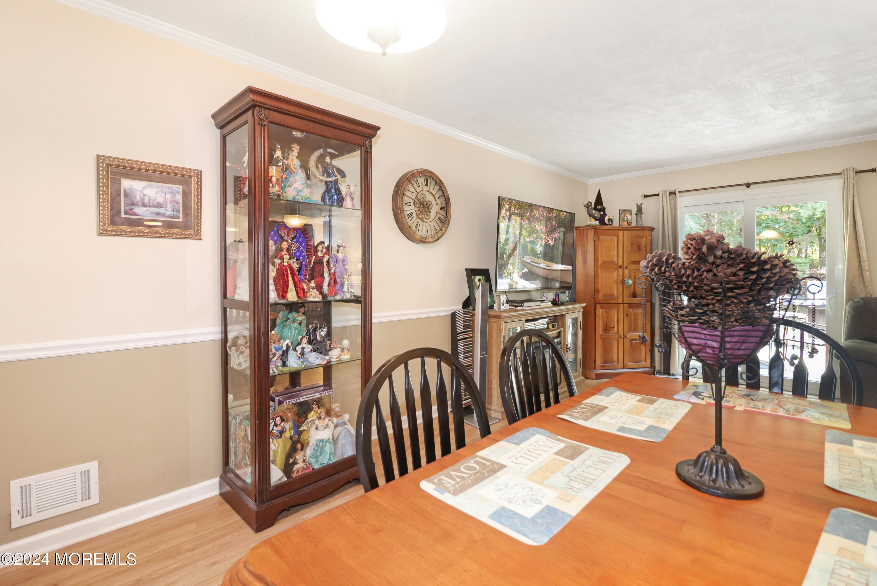 100 Whispering Oaks Way Jackson, NJ 08527 - Photo 21 of 56 a view of a livingroom with furniture and window