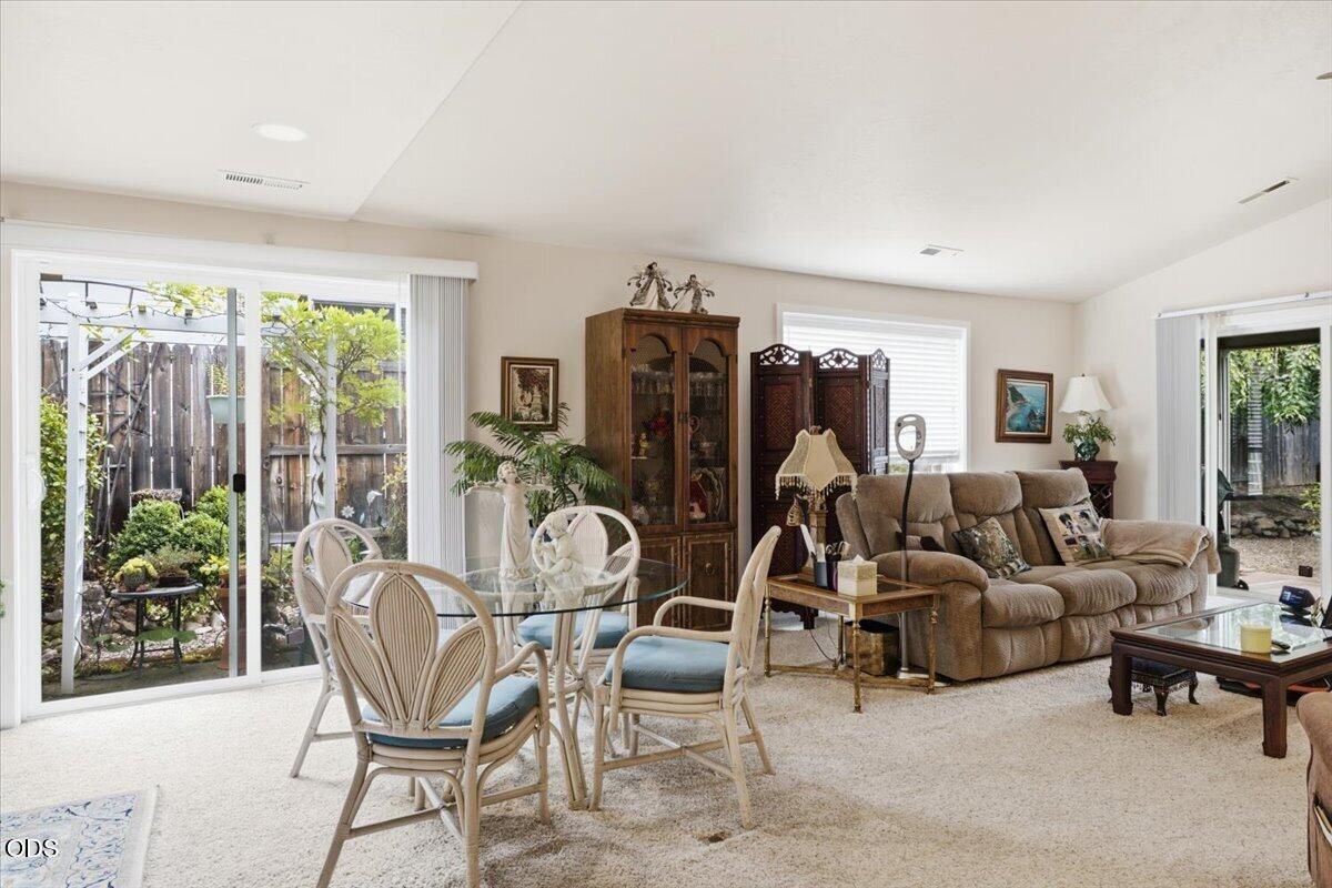 613 Nottingham Terrace Eagle Point, OR 97524 - Photo 11 of 25 Gallery Image 11