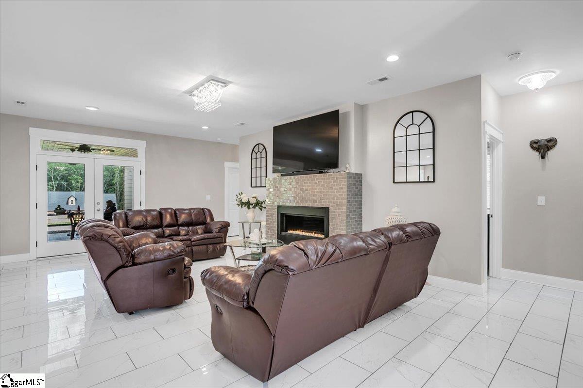 343 Fairview Church Road Fountain Inn, SC 29644 - Photo 3 of 46