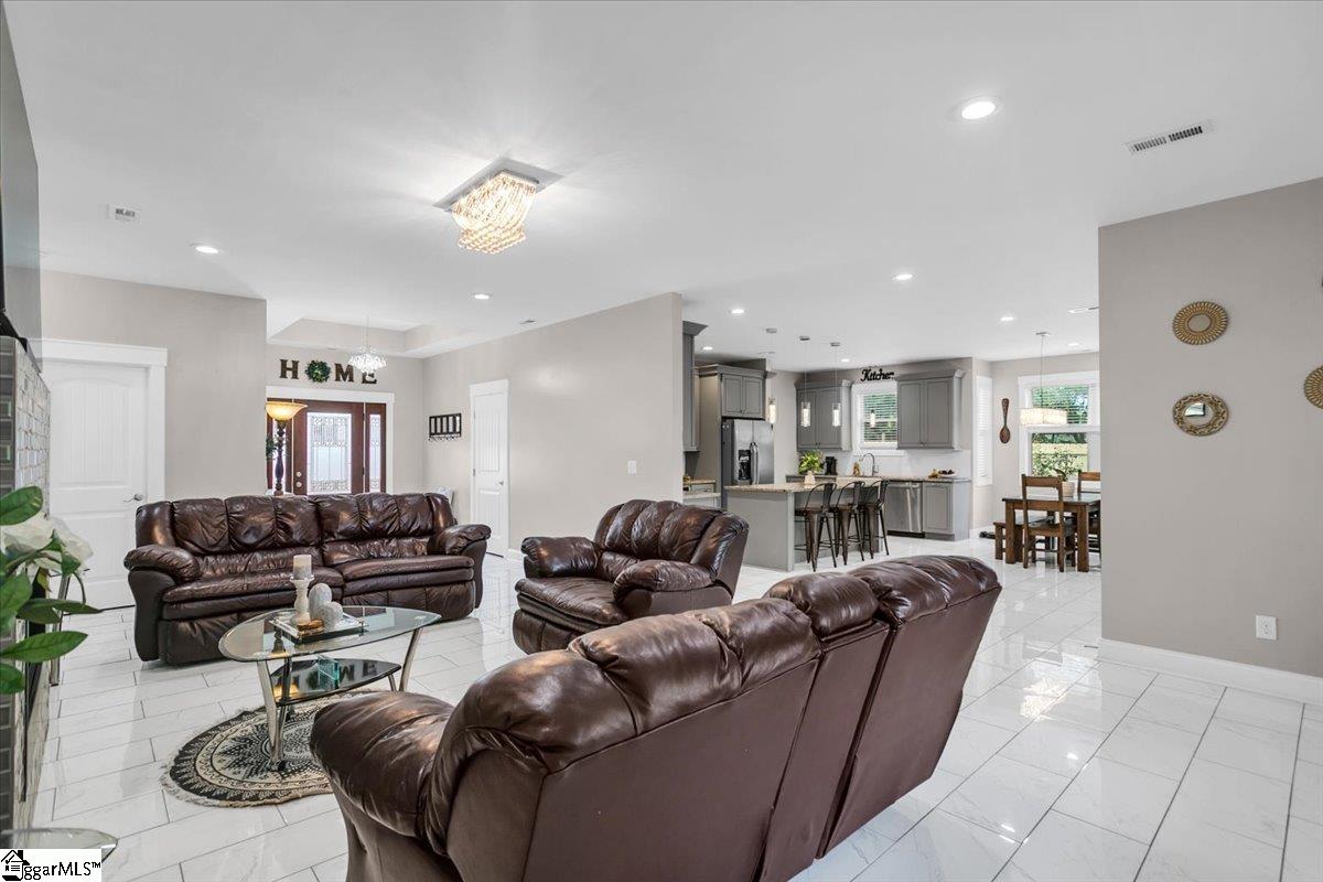 343 Fairview Church Road Fountain Inn, SC 29644 - Photo 5 of 46