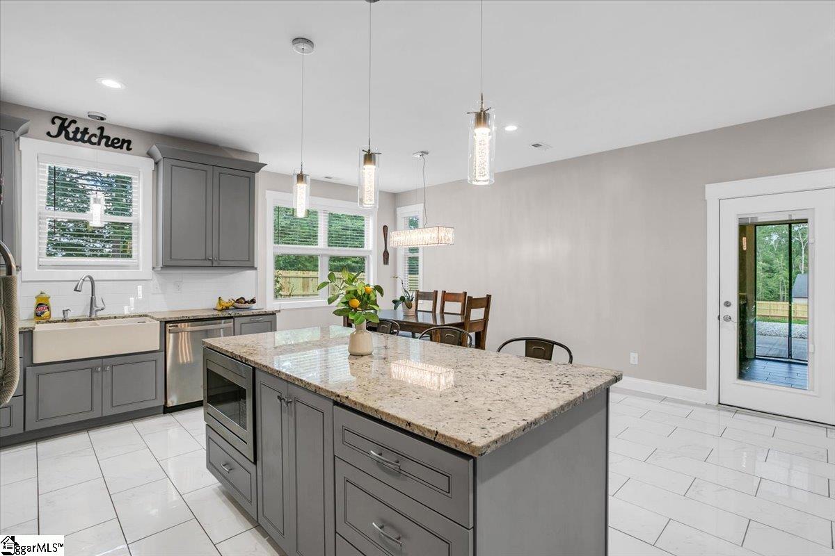 343 Fairview Church Road Fountain Inn, SC 29644 - Photo 9 of 46