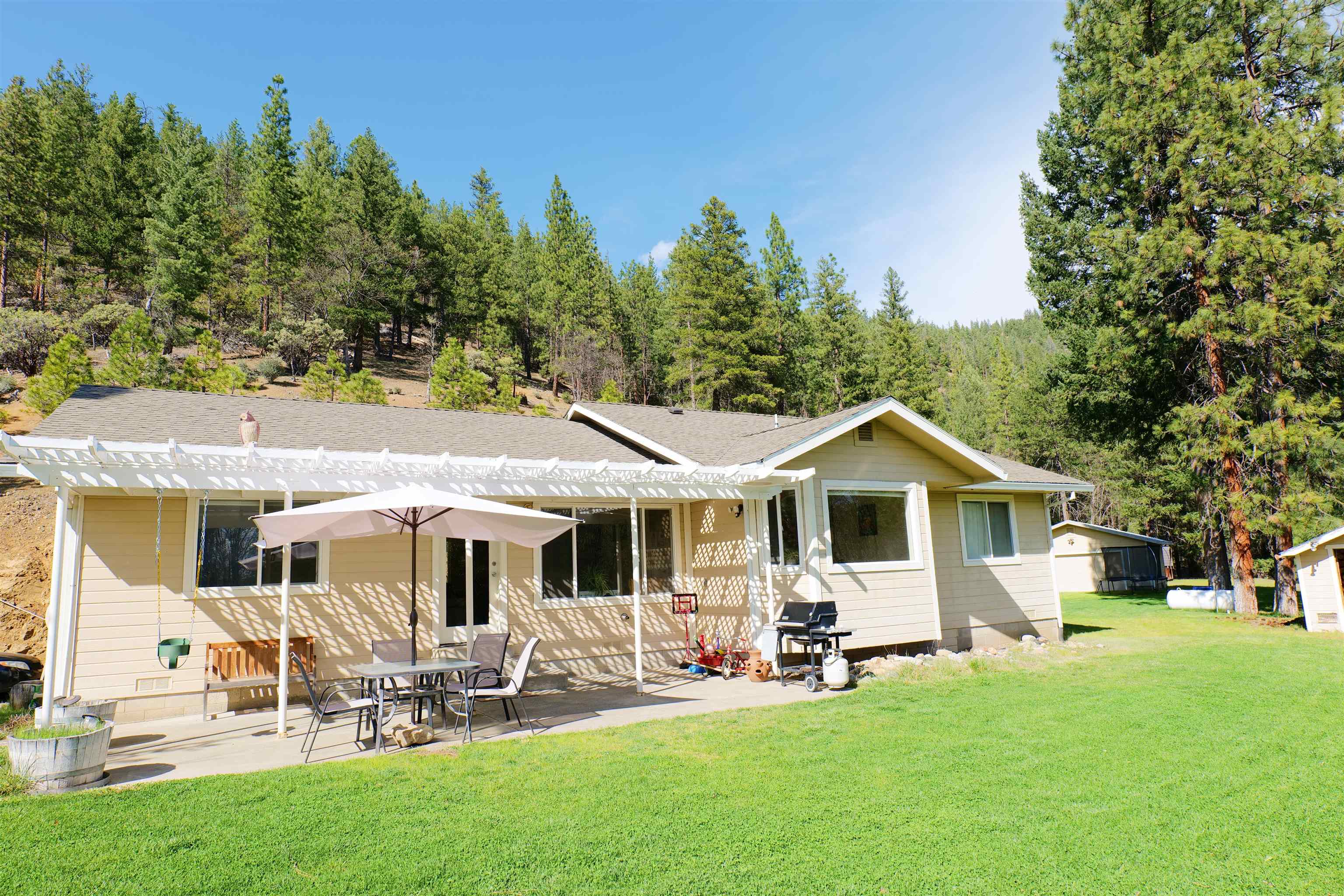 8041 Scott River Road Fort Jones, CA 96032 - Photo 1 of 34 Gallery Image 1