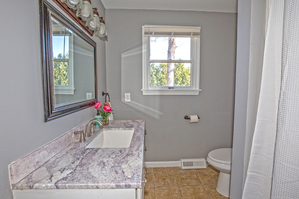 90 Teakwood Road Springfield, MA 01128 - Photo 14 of 39
