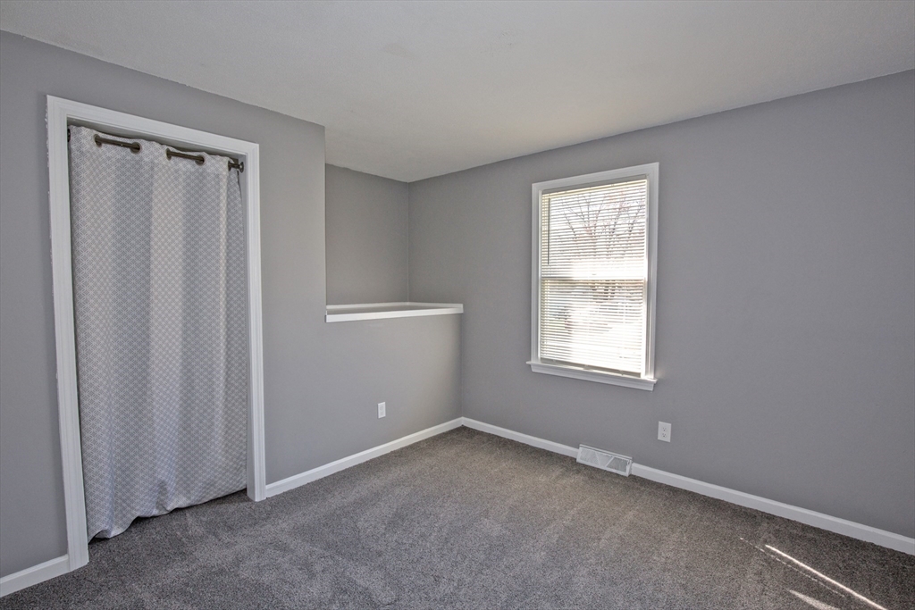 90 Teakwood Road Springfield, MA 01128 - Photo 19 of 39