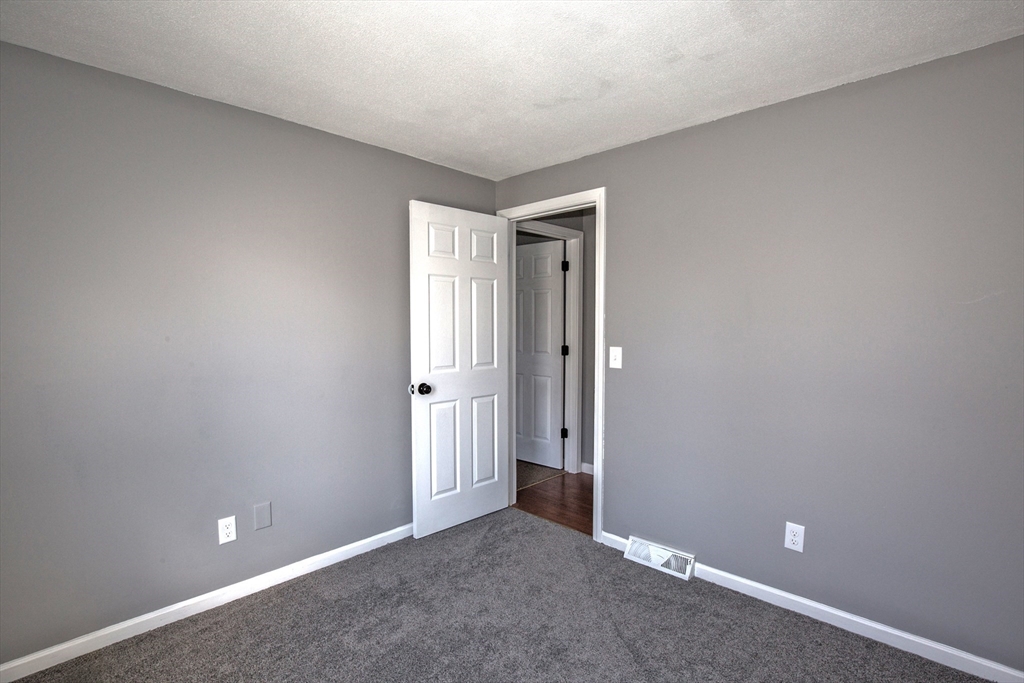 90 Teakwood Road Springfield, MA 01128 - Photo 20 of 39