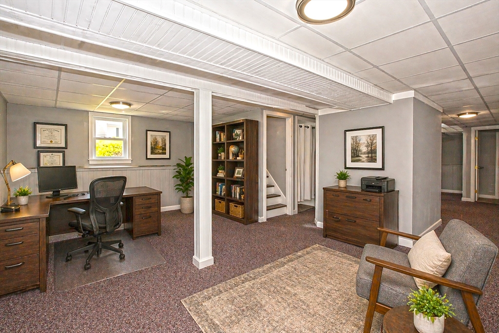 90 Teakwood Road Springfield, MA 01128 - Photo 23 of 39