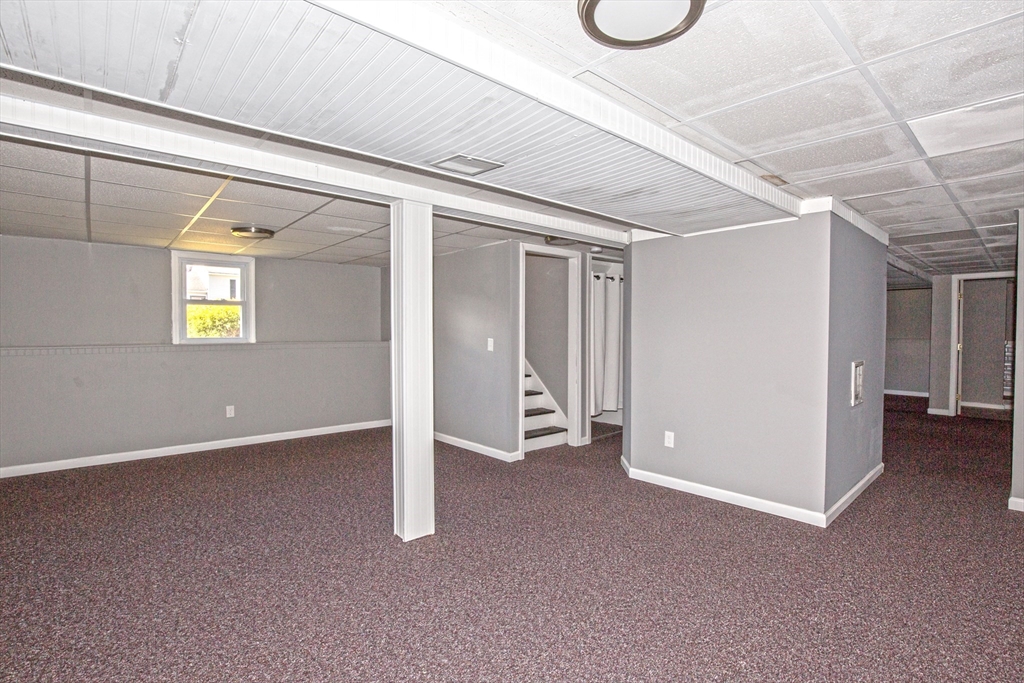 90 Teakwood Road Springfield, MA 01128 - Photo 24 of 39