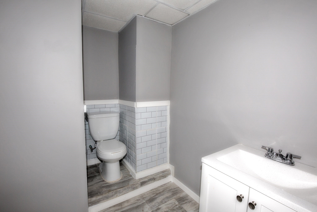 90 Teakwood Road Springfield, MA 01128 - Photo 29 of 39