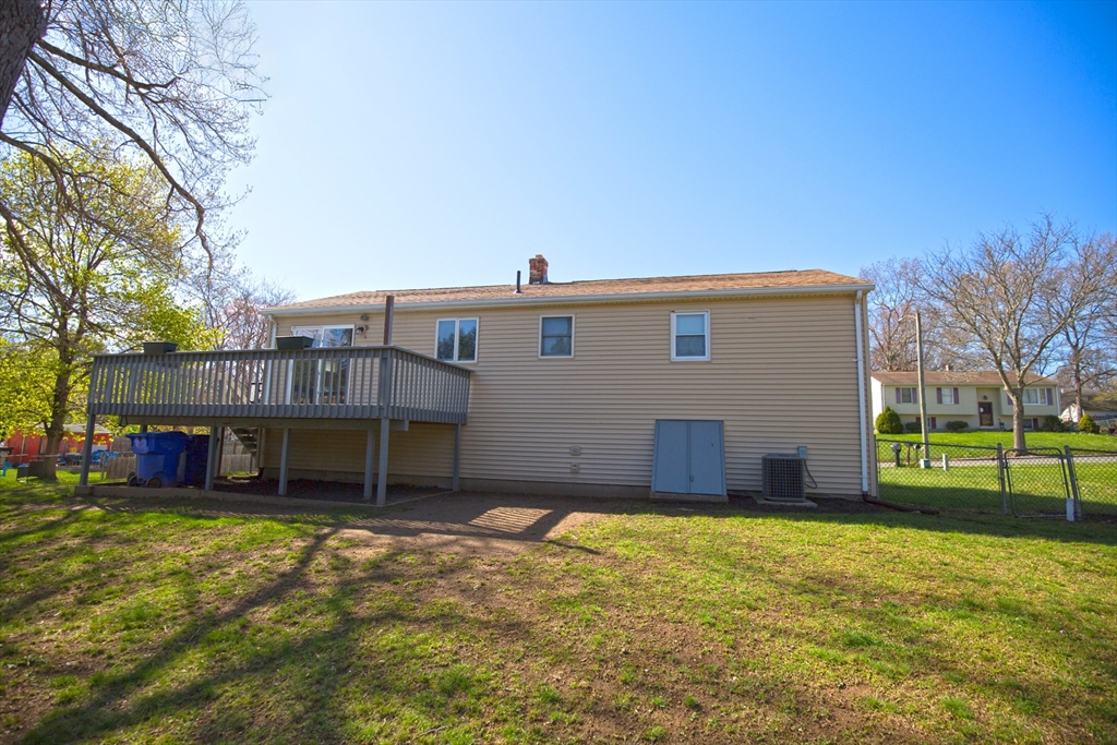 90 Teakwood Road Springfield, MA 01128 - Photo 34 of 39