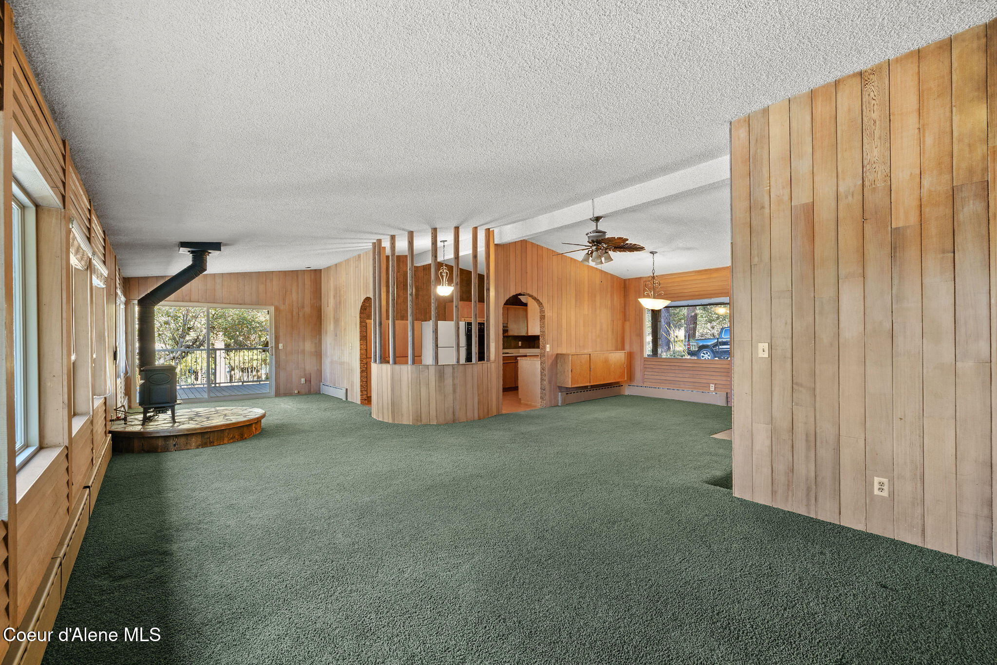 957 East Giesa Road Coeur D'Alene, ID 83814 - Photo 9 of 42 Living Room