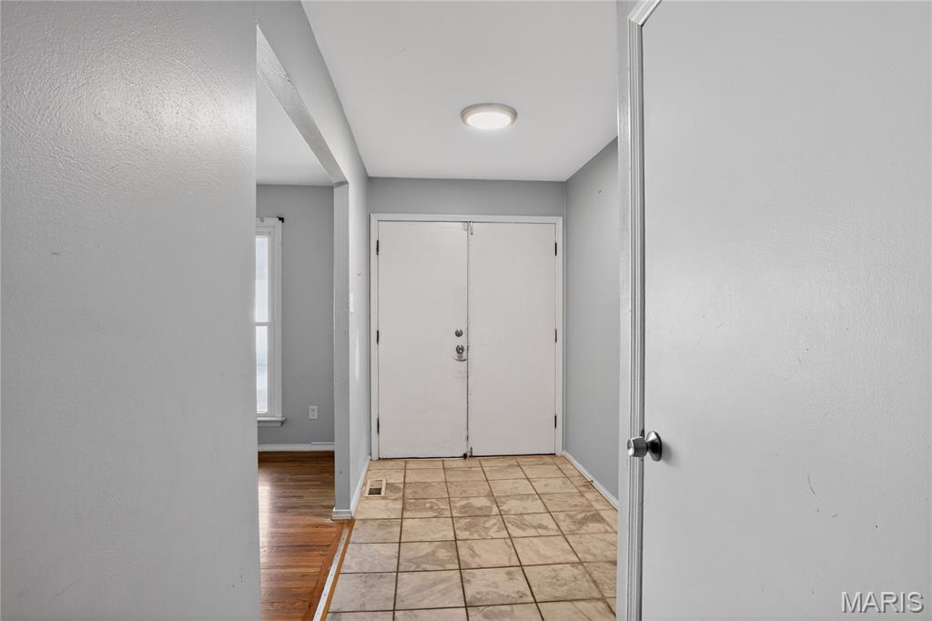 11874 Beckett Fall Road Florissant, MO 63033 - Photo 10 of 34