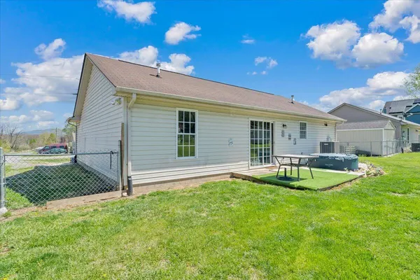 $250,000 | 68 Penn Avenue, New Castle, VA 24127