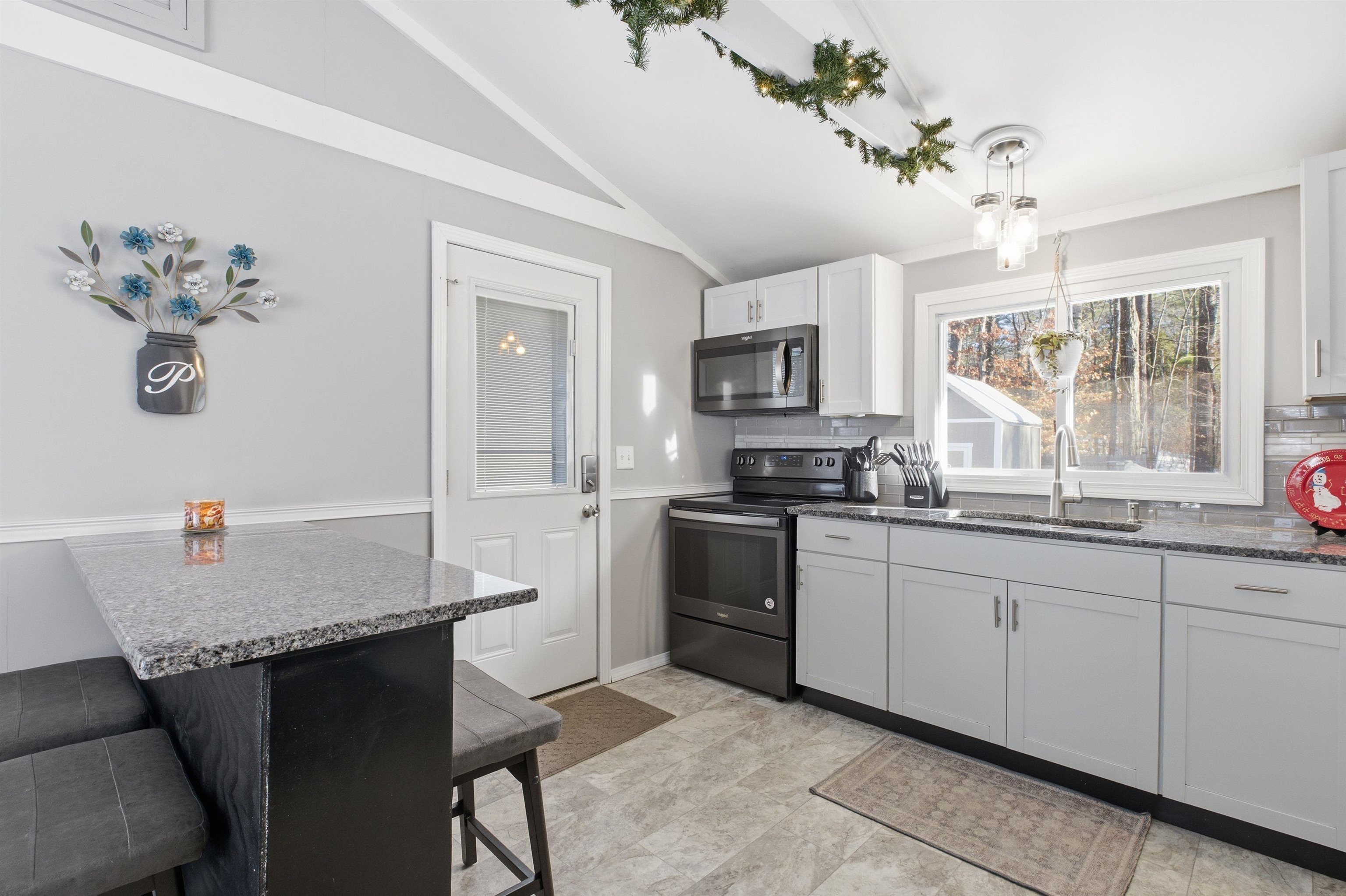 12 Gary Road Dunbarton, NH 03046 - Photo 7 of 48