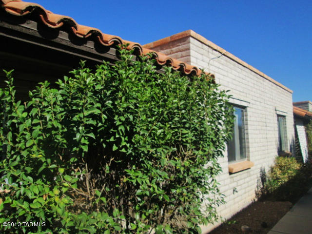 211 West Roger Road, Unit 13 Tucson, AZ 85705 - Photo 2 of 23