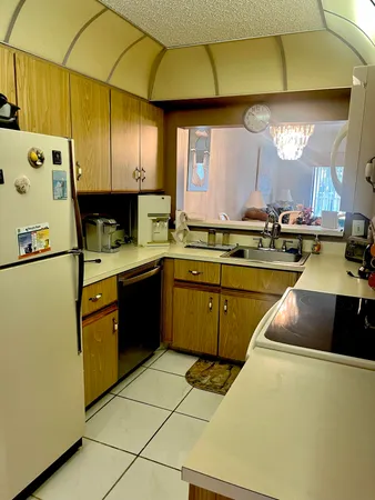 $2,000 | 7831 Willow Spring Drive, Unit 524, Lake Worth, FL 33467
