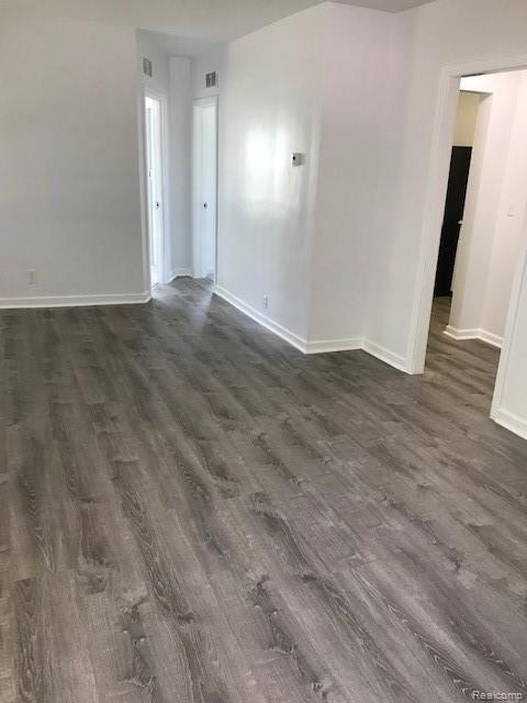 833 Heights Road, Unit B Lake Orion, MI 48362 - Photo 3 of 20