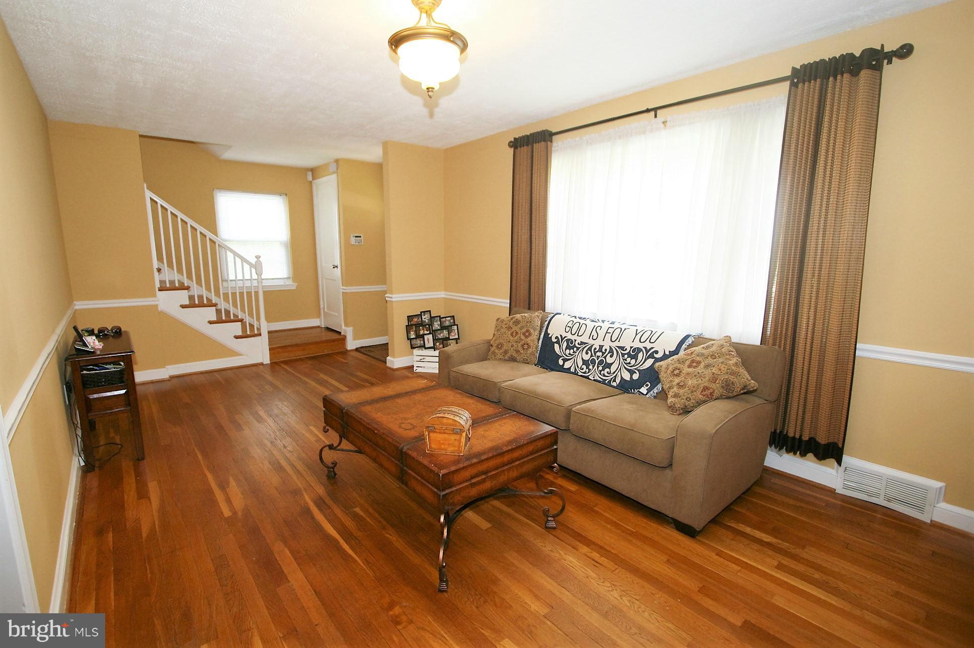 9626 Dilston Road Silver Spring, MD 20903 - Photo 4 of 30 Living Room
