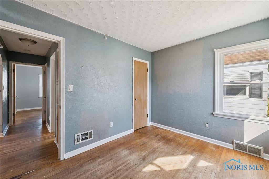 2432 Brown Road Oregon, OH 43616 - Photo 11 of 23 Photo 11