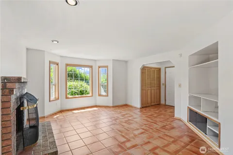 $695,000 | 5207 69th Drive Northeast, Marysville, WA 98270