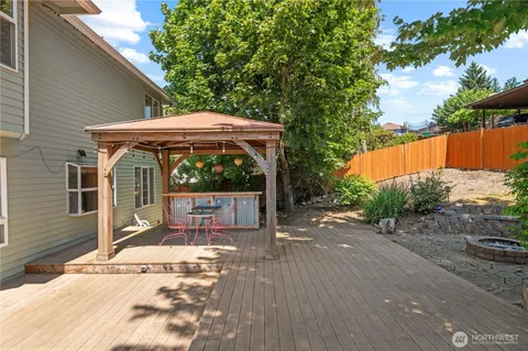 $695,000 | 5207 69th Drive Northeast, Marysville, WA 98270