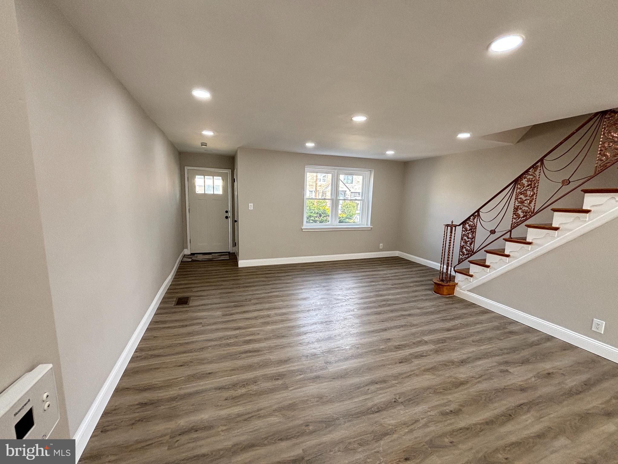 8266 Temple Road Philadelphia, PA 19150 - Photo 13 of 38 Living Room