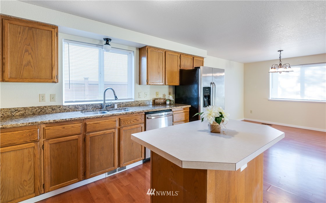 5907 Danials Loop Southeast Lacey, WA 98513 - Photo 11 of 26 Gallery Image 11