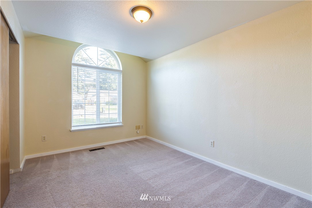 5907 Danials Loop Southeast Lacey, WA 98513 - Photo 16 of 26 Gallery Image 16