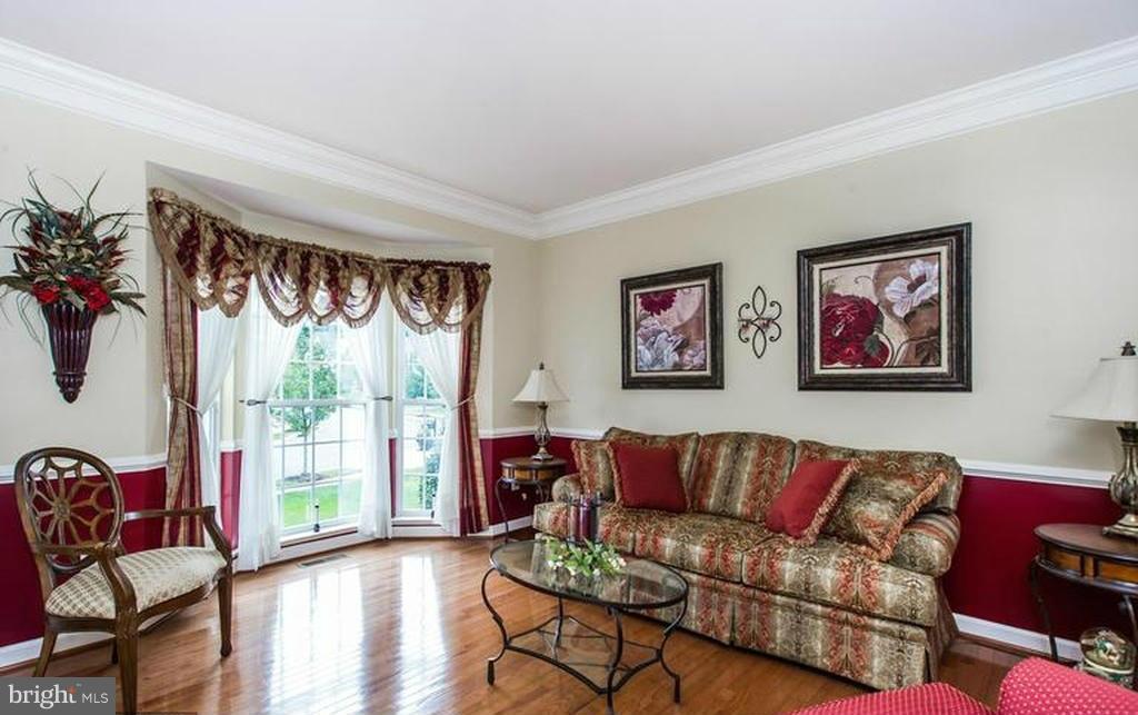9818 Kraft Hill Road Perry Hall, MD 21128 - Photo 5 of 30 Living Room