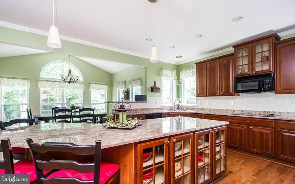 9818 Kraft Hill Road Perry Hall, MD 21128 - Photo 7 of 30 Kitchen