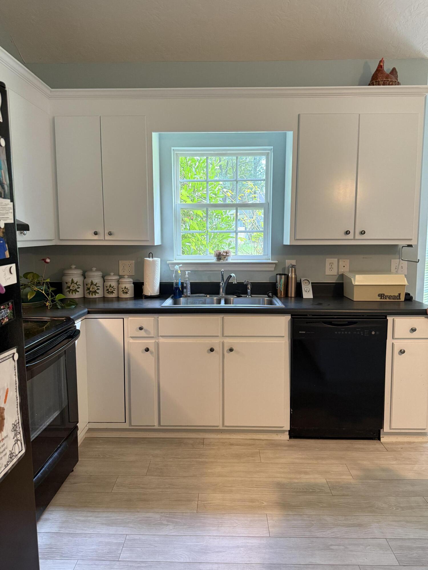 354 King Street Thomson, GA 30824 - Photo 4 of 17 Kitchen