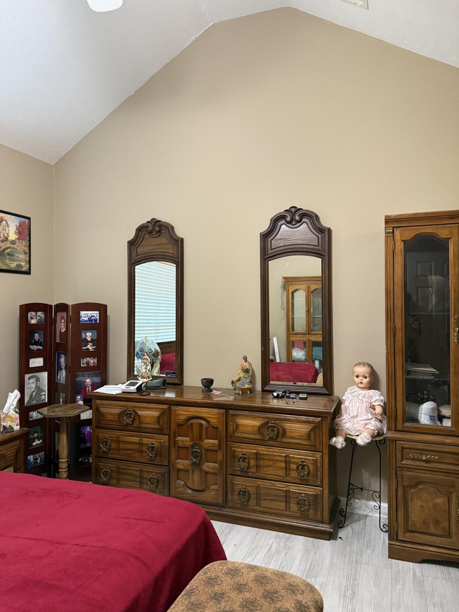 354 King Street Thomson, GA 30824 - Photo 7 of 17 Primary bedroom