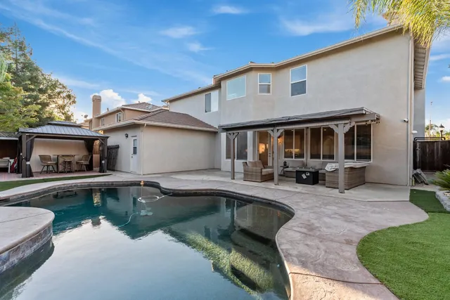 a view of an entryway