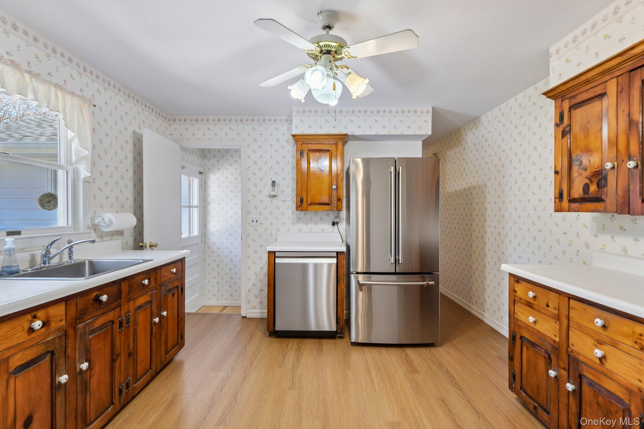 39 Shebar Drive Islip, NY 11751 - Photo 10 of 31