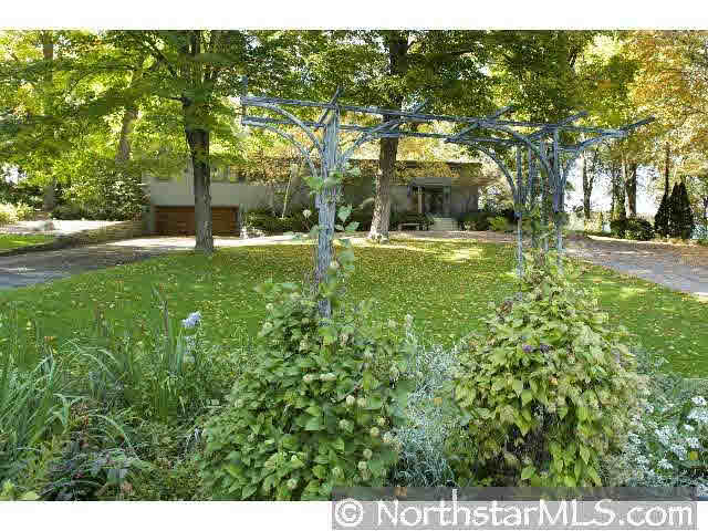 90 Wildhurst Road Tonka Bay, MN 55331 - Photo 4 of 6