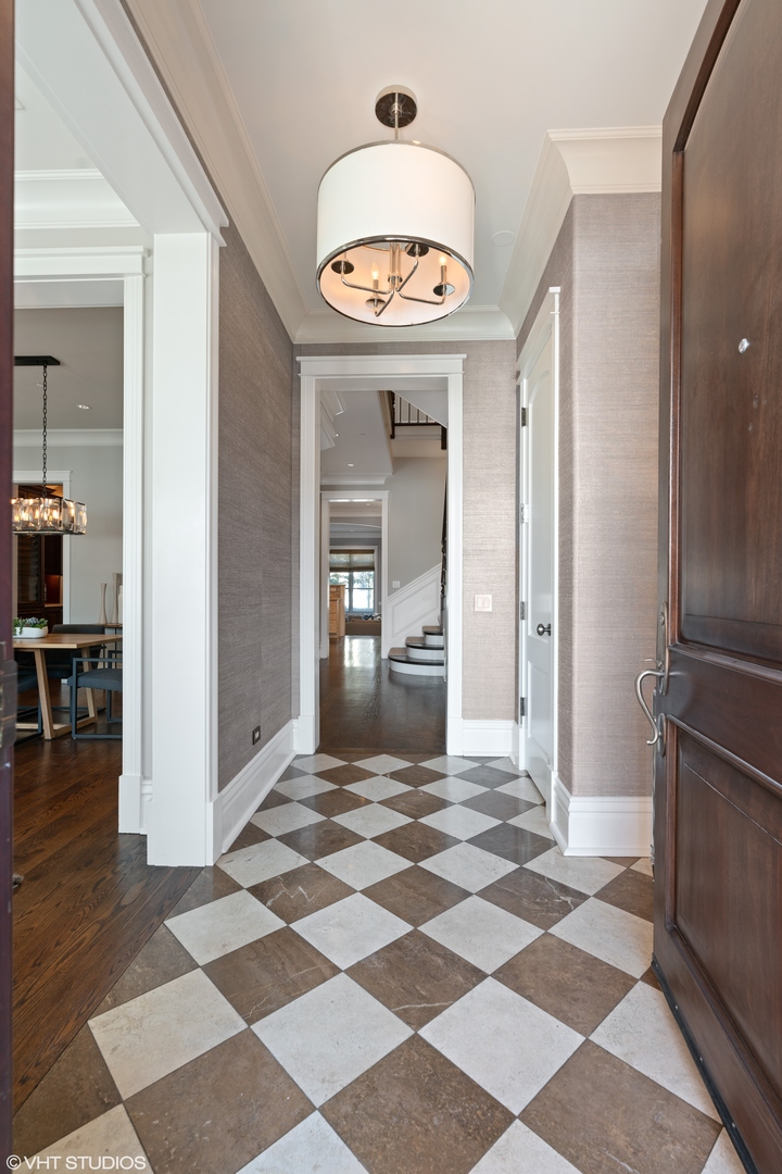 1325 North Mohawk Street Chicago, IL 60610 - Photo 2 of 48